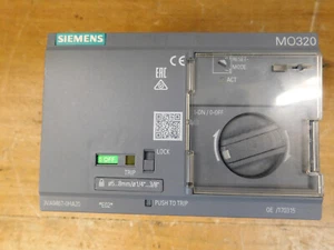 Siemens 3VA9467-0HA20 M0320 Motor Operador Usado CSQ - Imagen 1 de 5