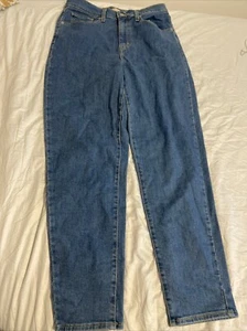 Levi Strauss Woman’s High Waisted MOM Jeans W30 L29. - Picture 1 of 7