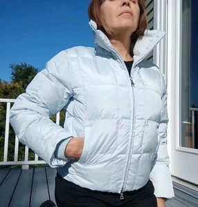 Guess Women's Sz M Short Down Quilted Puffer Jacket Light Blue Polyurethane Cov - Picture 1 of 15