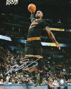 LeBron James Cleveland Cavaliers Signed 8x10 Autographed Photo Reprint - Picture 1 of 1