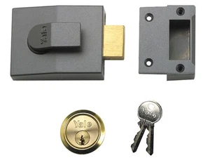 Yale Locks - 82 Deadbolt Nightlatch 60mm Backset DMG Finish Box - Picture 1 of 1