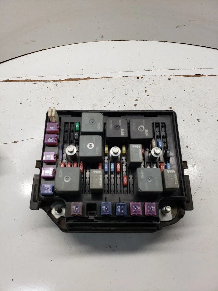 Motor de caja de fusibles con válvula de retención de aire California se adapta a 07 ION 1379276 Foto 1 de 4