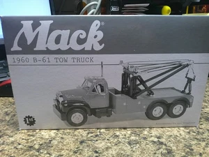 FIRST GEAR 1960 Mack B-61 Tow Truck Los Angeles Police Department Brand New - Picture 1 of 5