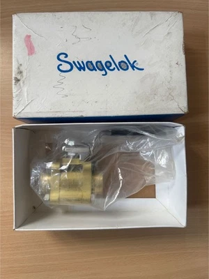 SWAGELOK B-63TF8 Brass 3-Piece 60 Series Ball Valve - Image 1 of 4