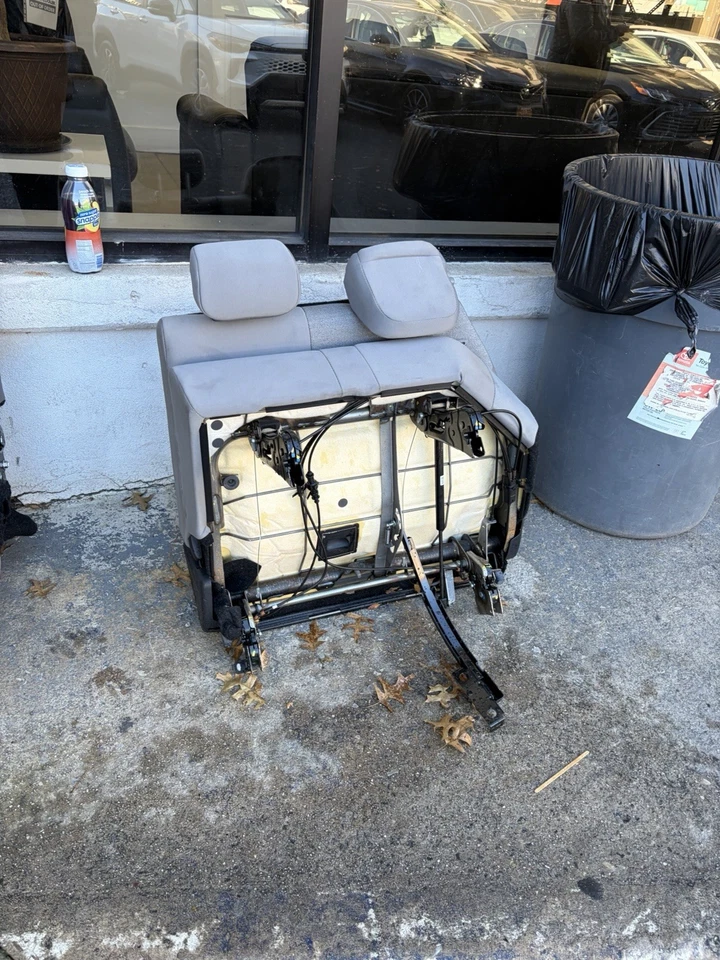 Asiento trasero para Toyota Sienna 2024 Foto 1 de 1