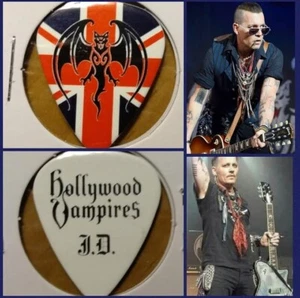Johnny Depp Gitarren-Plektrum 2018 Hollywood Vampire Union Jack Logo  - Bild 1 von 3