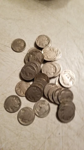 Lot of 40 BUFFALO INDIAN HEAD NICKELS  CULL NO DATES collection set Cover