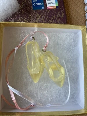 MINI Zapatos Tacón Alto Translúcido Pequeño Tornillo en Tacón con Cinta para Colgar Foto 1 de 4