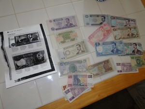 LARGE WORLD CURRENCY MIXED BANKNOTE LOT - PLEASE LOOK!!