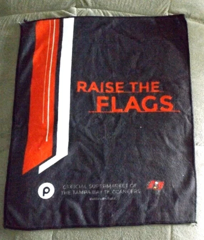 TAMPA BAY BUCCANEERS PUBLIX SUPERMARKET RALLY TOWEL * STADIUM GIVE AWAY SGA * Cover