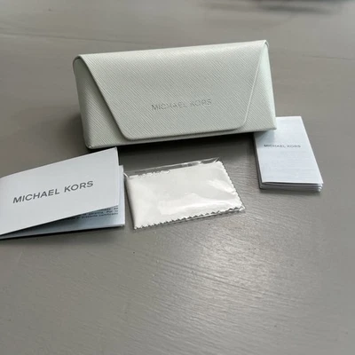 Estuche rígido Michael Kors auténtico para gafas/gafas de sol en blanco Foto 1 de 4