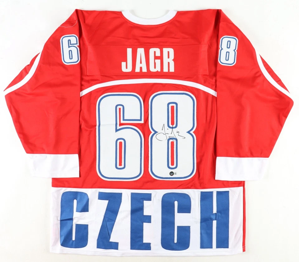 Camiseta firmada por Jaromir Jagr. Beckett Autenticado Foto 1 de 3