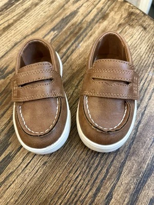 Zapatos Oshkosh talla 5,5 Foto 1 de 3