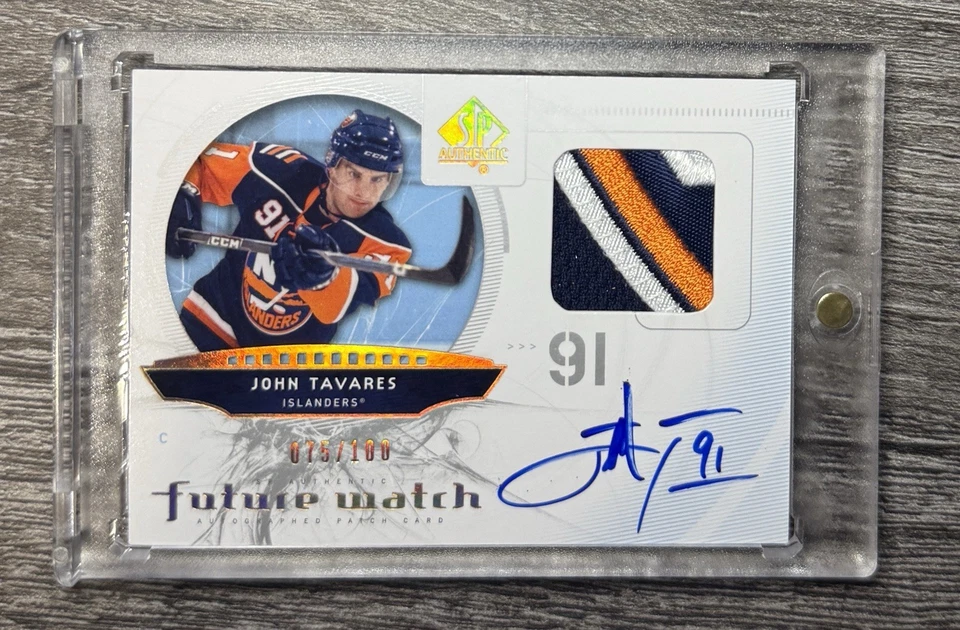2009 SP Authentic John Tavares #201 Future Watch Rookie Patch Auto /100💎3 Color - Image 1 of 4