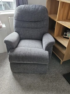 Sherborne Keswick Small Suite (2-seater Settee + Manual Recliner Chair) - Picture 1 of 6