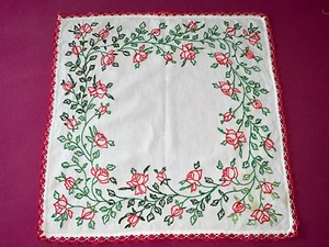 Napperon brodé main, roses,  42 cm x 42 cm. - Imagen 1 de 5