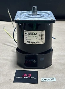 NEW NO BOX- Oriental Motor 5IK60GS-C2F Induction Motor 200V 60W 1300/1550RPM - Picture 1 of 6