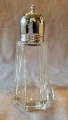 Vintage sugar shaker with stainless steel top - approx 15cm height - Image 1 of 4