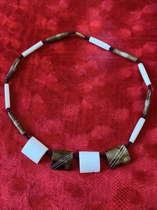Collar de cuentas de hueso y cuerno de búfalo. Longitud de cadena: 49 cm. Cierre de rosca - Imagen 1 de 6