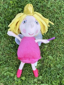 BEN AND HOLLY LITTLE KINGDOM TALKING HOLLY FAIRY SOFT TOY WITH FLAPPING WINGS - Picture 1 of 4