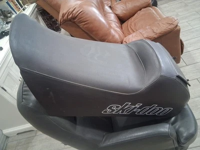 Ski Doo Seat OEM 1997 Summit 500/583/670 415 041 700 NICE - Image 1 of 4