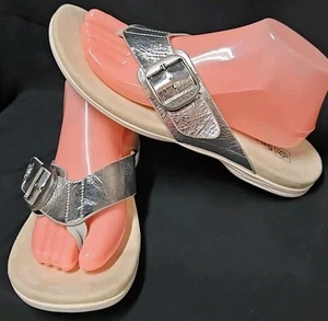 Spenco Sierra Thongs Sandals Buckle Silver Flip Flops Comfort Womens Sz 9D GUC  - Picture 1 of 11