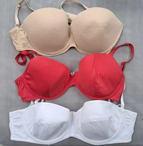 Drei Damen BHs 34D - Bild 1 von 3