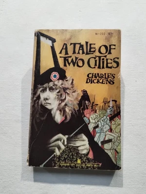 A Tale Of Two Cities by Charles Dickens 1966 Paperback Foto 1 de 4