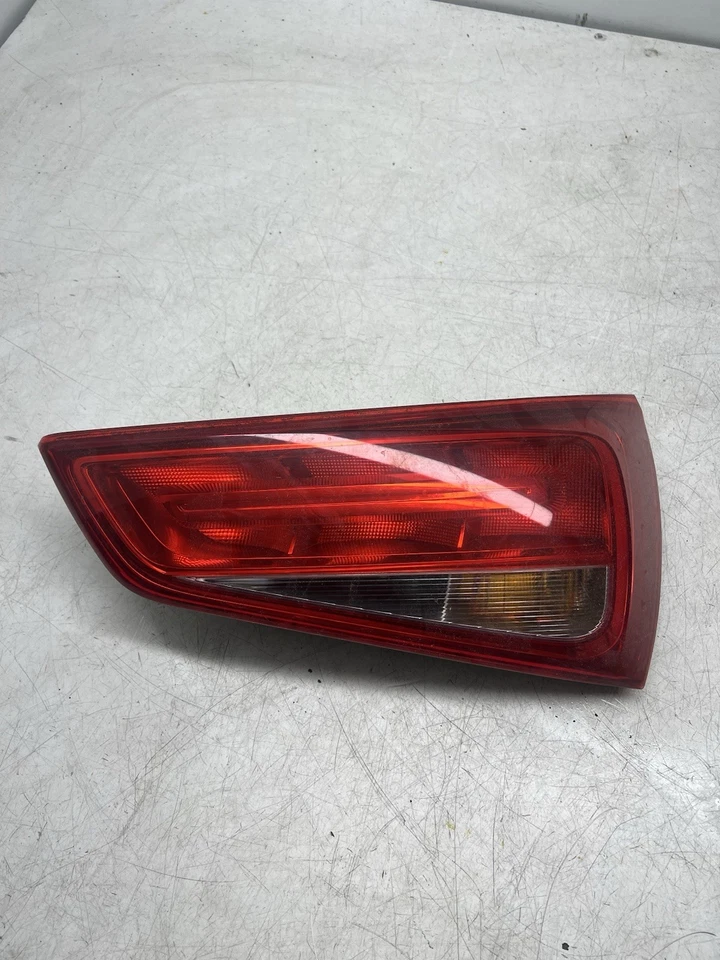 AUDI A1 TAIL LIGHT REAR RIGHT DRIVER SIDE 8X MK1 2013 8X0945094 — 第 1/4 张图片