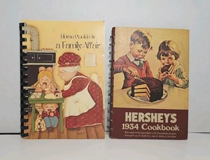 Lot of 2 Cookbooks – Hershey’s 1934 Chocolate Cookbook & Family Recipes - Bild 1 von 16