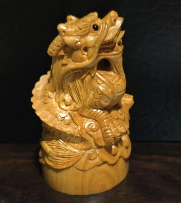 Talla de boj tallado a mano de 2" Netsuke: Dragon Foto 1 de 4