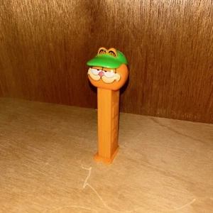 Vintage Garfield With Green Hat PEZ Dispenser  1990s - Picture 1 of 6
