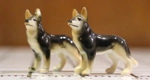 Estatuillas de Pastor Alemán en miniatura de pie de cerámica - Juego de 2 - Imagen 1 de 6