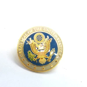 Great Seal Of The United States Gold Eagle Round Blue Patriotic Emblem Lapel Pin - Picture 1 of 3