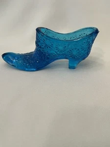 Fenton COLONIAL BLUE DAISY AND BUTTON Glass Slipper Shoe - Picture 1 of 9