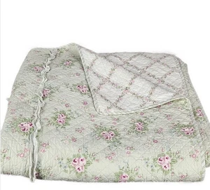Full Size Rose Floral Print Quilted Bedspread Blanket White Pink Green Cottage - Picture 1 of 4