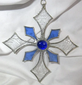 Vitral hecho a mano copo de nieve atrapasol transparente y azul 7" x 7,5" usado en excelente estado - Imagen 1 de 5