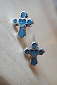 PEQUEÑOS ARETES DE PLATA ESTERLINA 8x6 mm azul turquesa astillado cruz con corazón - Imagen 1 de 4