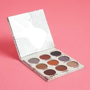 Crown Pro Glam Metals Eyeshadow Palette ~ Brand New!! ⭐️ - Picture 1 of 3