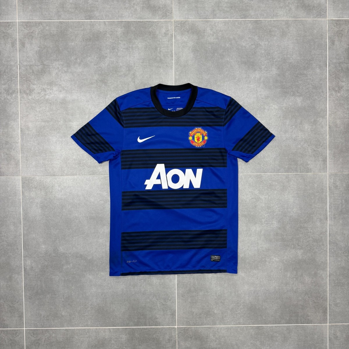 【貴重】Nike Manchester United シャツ Mサイズ ネイビー Nike Blue Manchester United International Club Soccer Fan