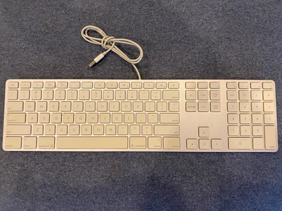 Genuine Apple Extended Keyboard w/ Numeric Keypad & USB Inputs - Image 1 of 2