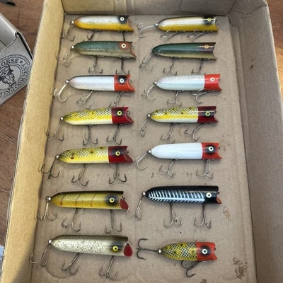 Lote De 14 Señuelos De Colección Heddon Lucky 13 de Plástico Y Madera Foto 1 de 4