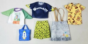 Barbie Puppe TOY STORY Kleidung Paket 6 Teile | Zubehör Röcke Oberteile Tasche Outfit - Bild 1 von 3
