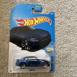BMW M4 2017 Hot Wheels Estados Unidos azul oscuro nuevo de fábrica 8/10 55/365 - Imagen 1 de 10