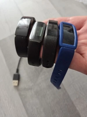 4x Fitbit Activity Tracker  Smartwatch Faulty - Image 1 of 4