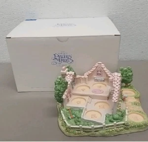 Enesco Precious Moments Heart and Home Display Base Only New In Box - Picture 1 of 5