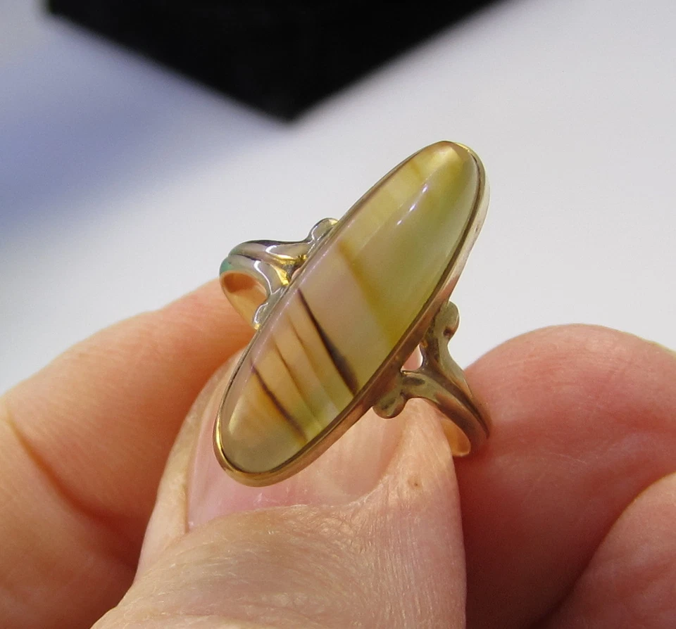 Estate Vintage 10k Yellow Gold Luminescent Butterscotch Color Agate Oval Ring  Foto 1 de 1