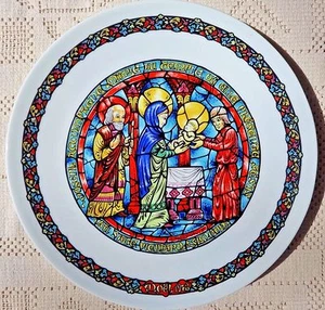 VINTAGE 1978 EDITION - D'ARCEAU LIMOGES FRANCE STAINED GLASS COLLECTOR PLATE - Picture 1 of 3