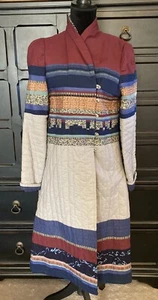 Hecho a mano EDREDÓN Chaqueta Patchwork Abrigo Polvorín Largo Acolchado Mujeres Arty Boho De Colección XS - Imagen 1 de 11