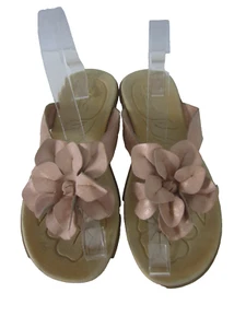 BOC Born Sandals Womens 8 Rose Gold Pink Metallic Flower Leather Thong Slides - Bild 1 von 16